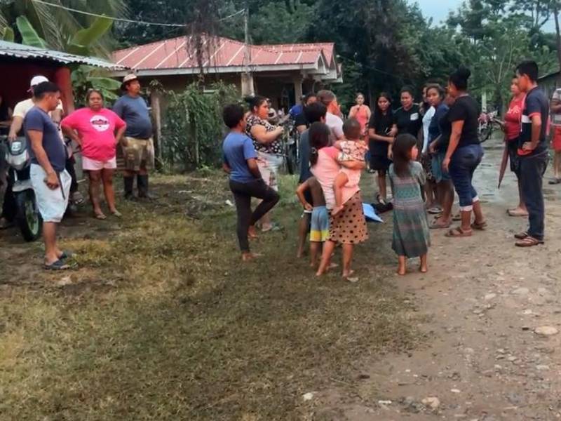 El crimen de Jairo Martínez ha conmocionado a la comunidad de La Bomba, un sector considerado relativamente tranquilo.