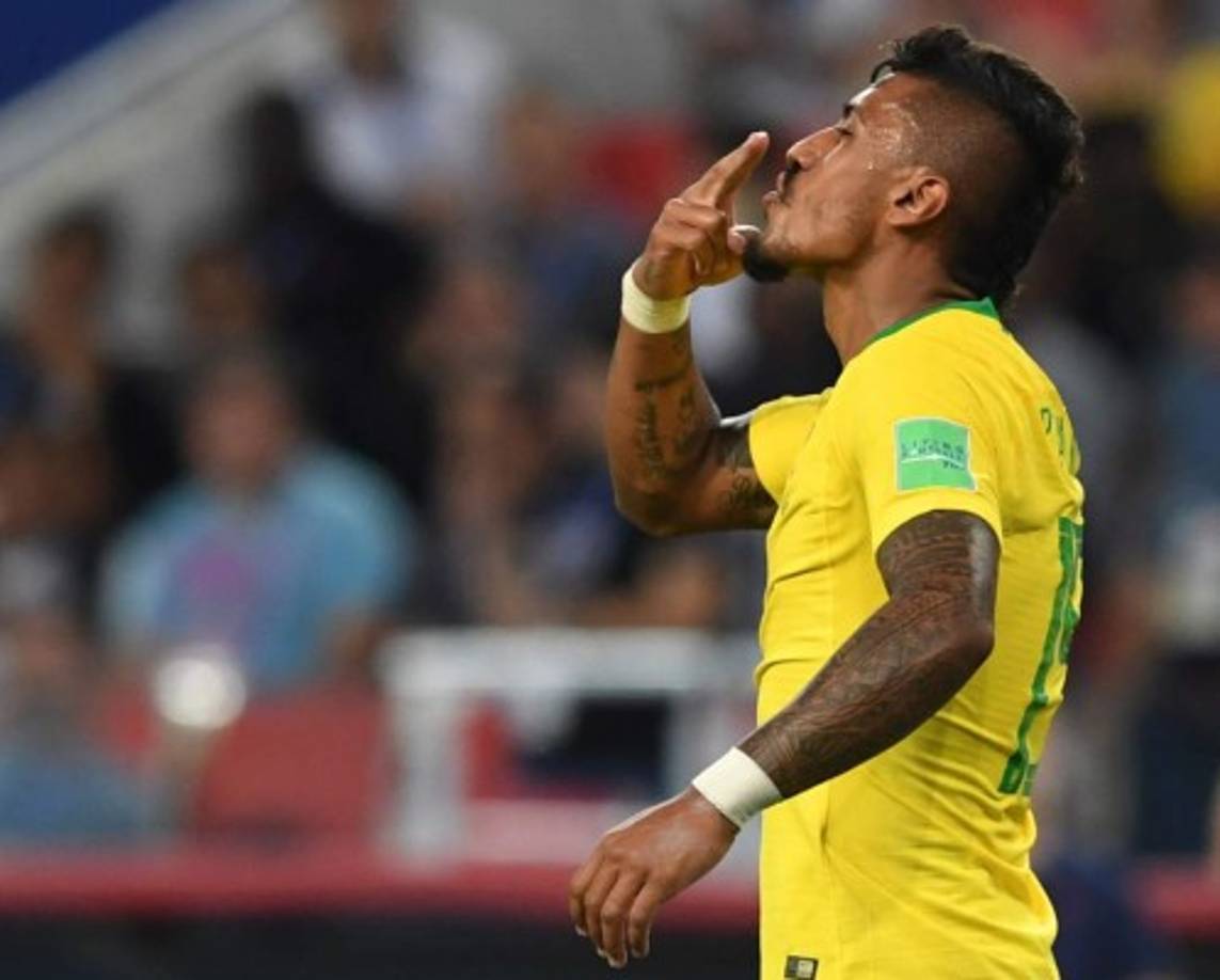 Real Madrid's Spanish coach Julen Lopetegui reacts during the Spanish League football match between Real Madrid and Getafe at the Santiago Bernabeu stadium in Madrid on August 19, 2018. / AFP PHOTO / JAVIER SORIANO