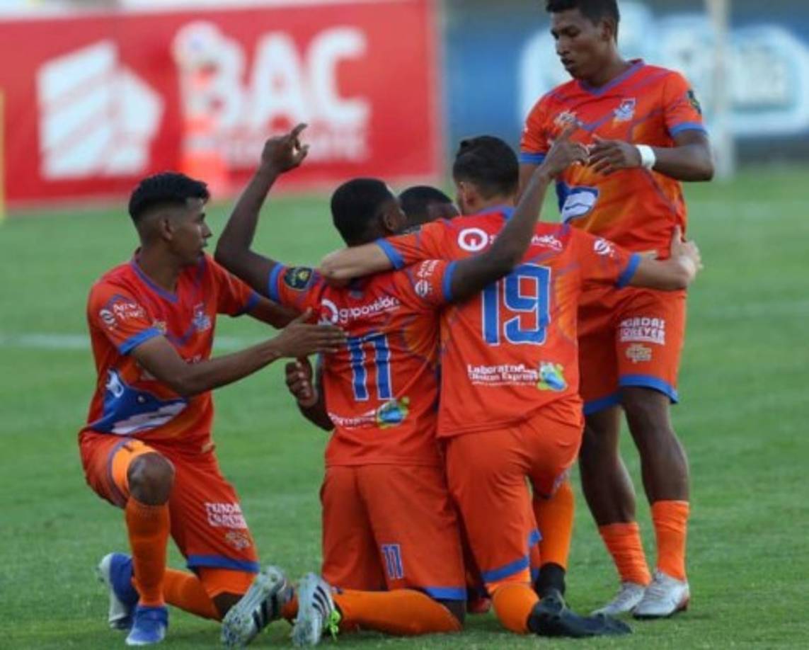 Así festejaron los jugadores de la UPN lo que era el segundo gol ante Olimpia.