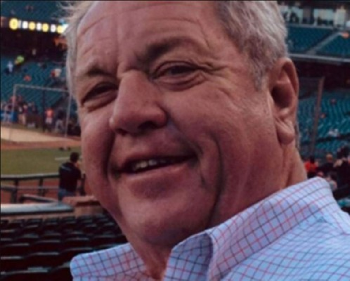 Robert Bell Wallace, de 67 años y originario de California, visitó Punta Cana y falleció tras consumir una bebida del minibar de su habitación. Su caso ha sido tomado por el FBI, debido a lo misterioso de su muerte.