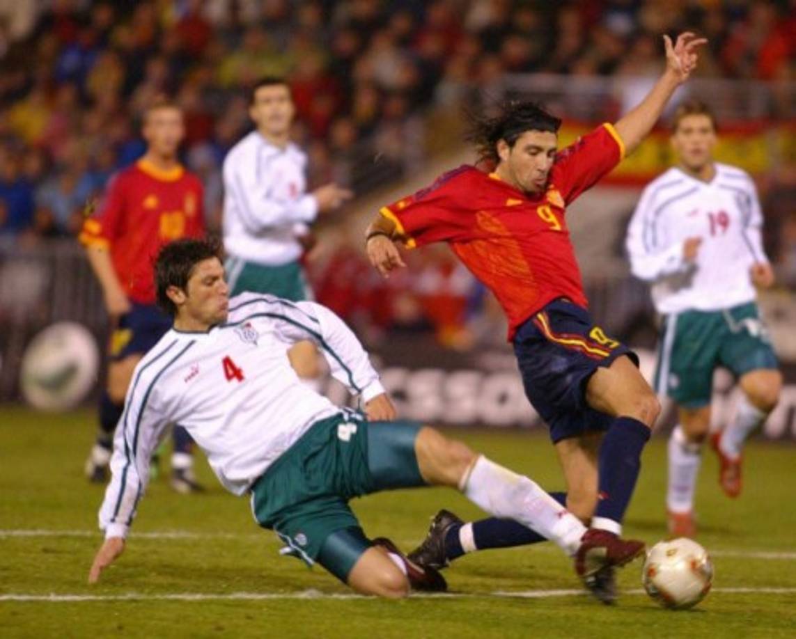 José Mari disputó cuatro partidos con la selección nacional de España entre 2001 y 2003. Debutó el 25 de abril de 2001 en un amistoso frente a Japón y anotó su único gol contra Bulgaria el 20 de noviembre de 2002. Hoy la imagen del ex jugador es completamente diferente.