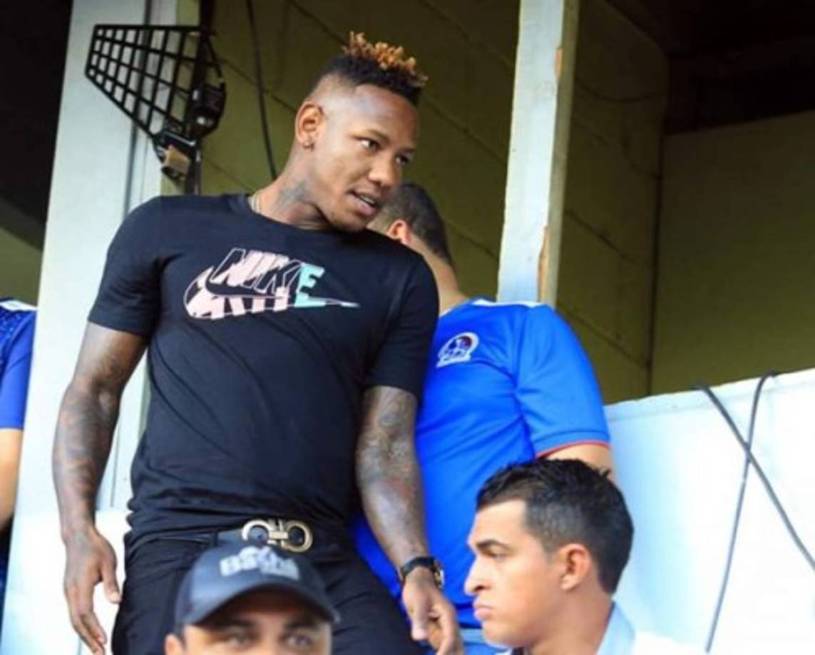 Romell Quioto: El delantero es otra de las ausencias sonadas en la selección de Honduras. No fue convocado por Fabián Coito debido a su bajo nivel con el Houston Dynamo de la MLS.