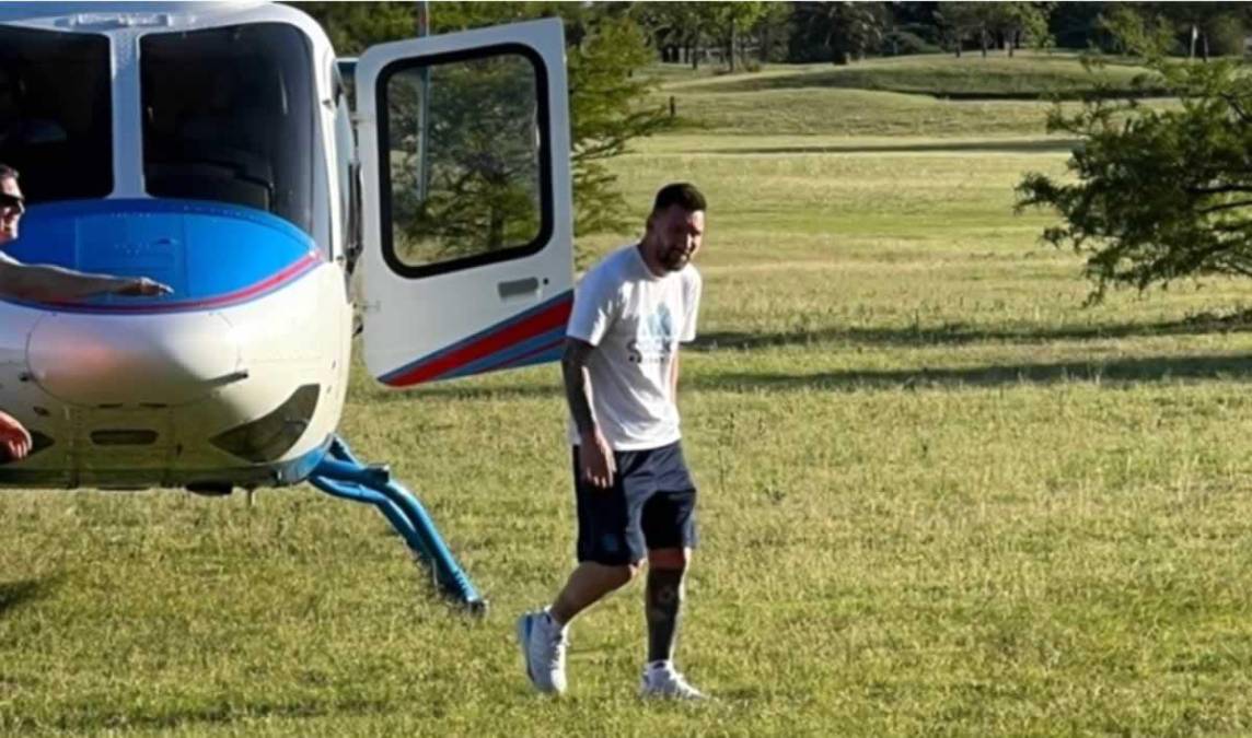 Lionel Messi ya en Rosario después de bajar del helicóptero del gobierno provincial.