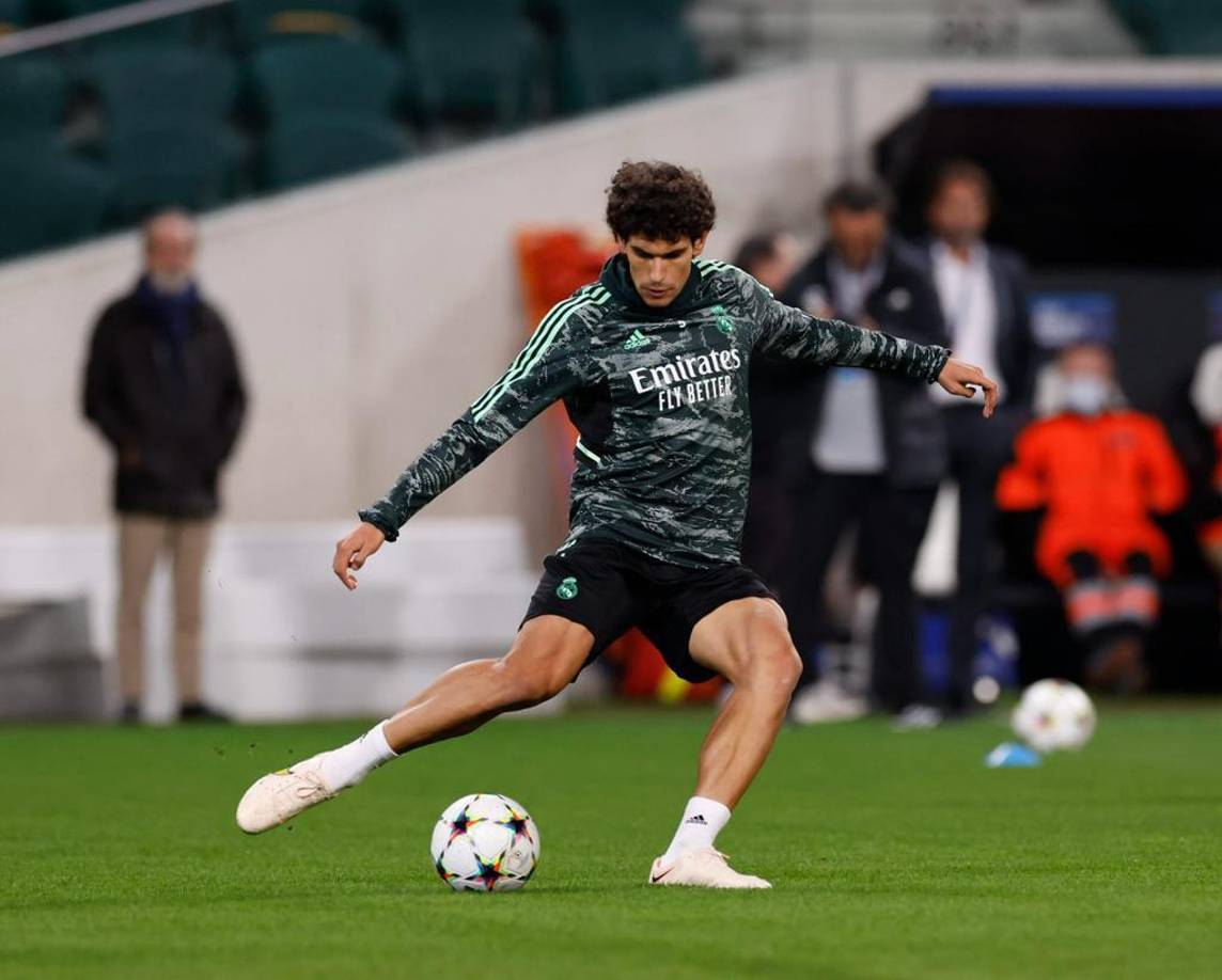 El zaguero central Jesús Vallejo es otro de los que aparece en la lista de jugadores que no continuará en las filas del Real Madrid.