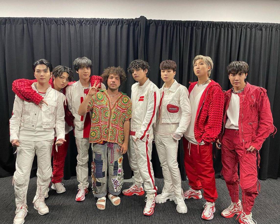Benny Blanco colaboró también con la famosa banda surcoreana, BTS.