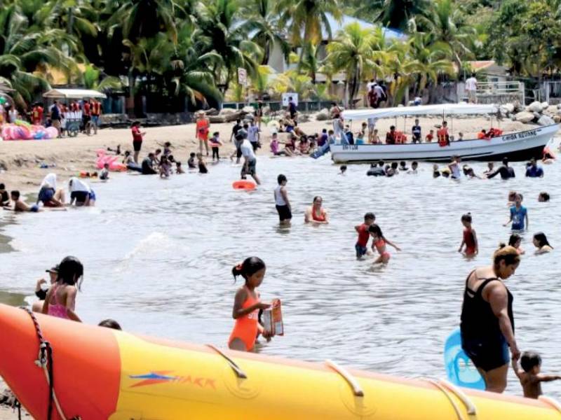 Recomiendan a la población utilizar sus mascarillas cuando haya aglomeración y evitar ingresar a balnearios ingeridos de bebidas alcohólicas.