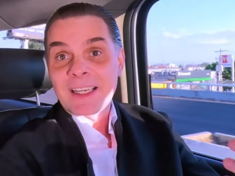 Martinoli sorprende con mensaje a Marathón y hará donativo a fan