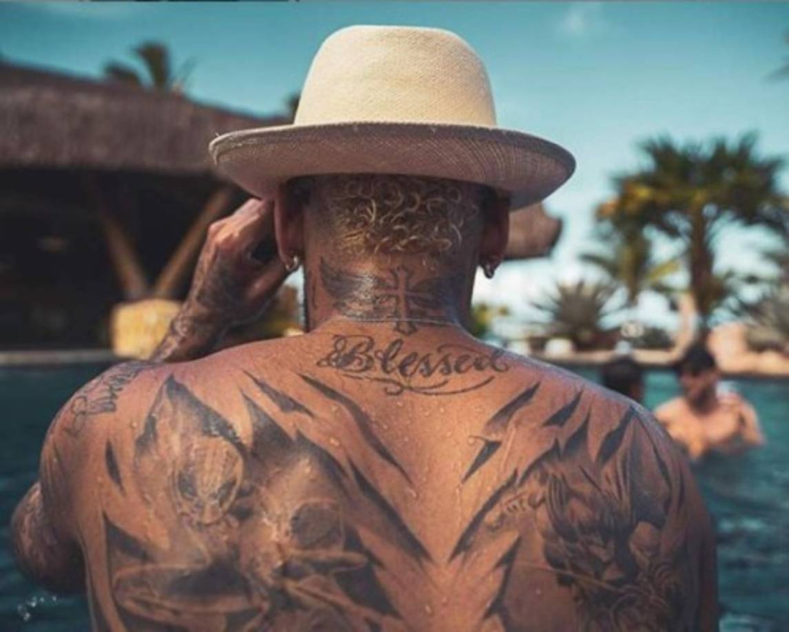 Neymar ha causado revuelo por la tremenda fiesta que organizó para despedir el 2019 y recibir el 2020.