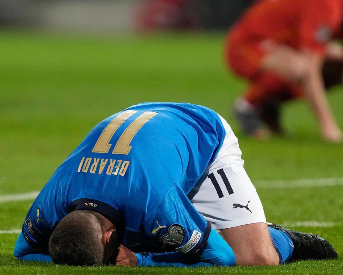 Menos de un año después de ganar la Eurocopa, Italia, tetracampeona del mundo, volverá a perderse la mayor cita del fútbol Mundial, después de haber jugado todas las ediciones ininterrumpidamente desde 1962.