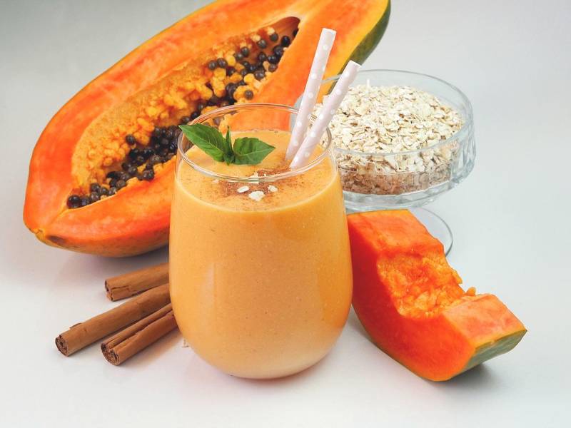 Debido a sus beneficios nutricionales y por ser una gran opción de desayuno, la papaya y la avena son dos opciones perfectas para preparar un licuado rico y <b>repleto de propiedades saludables.</b>