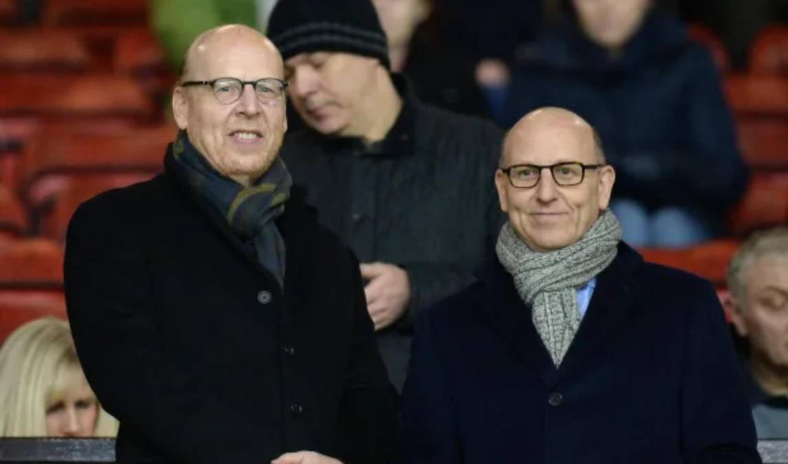 La Familia Glazer es la propietaria del Manchester United y han tenido que poner en venta al cuadro inglés debido a la presión de los aficionados ya que no están conformes con el trabajo que han realizado en el equipo.