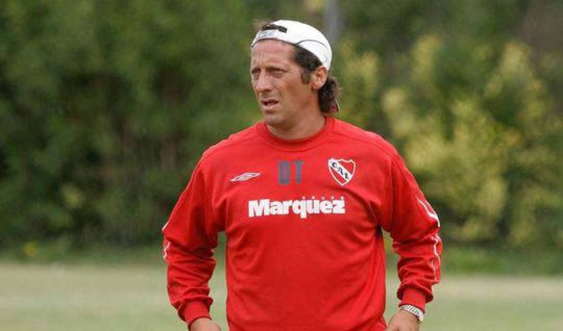 Entre 2007 y 2008 dirigió a Independiente, donde también tuvo un muy buen arranque. Más adelante tuvo dos ciclos más en el club de la ciudad de las diagonales, pasó por Tigre, Argentinos Juniors, Cerro Porteño (fue campeón), Universitario de Perú y luego en el Olimpia .