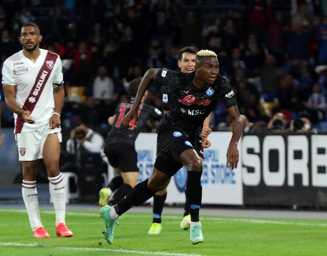 Victor Osimhen fue el héroe del Napoli al marcar el gol del triunfo ante un complicado Torino.