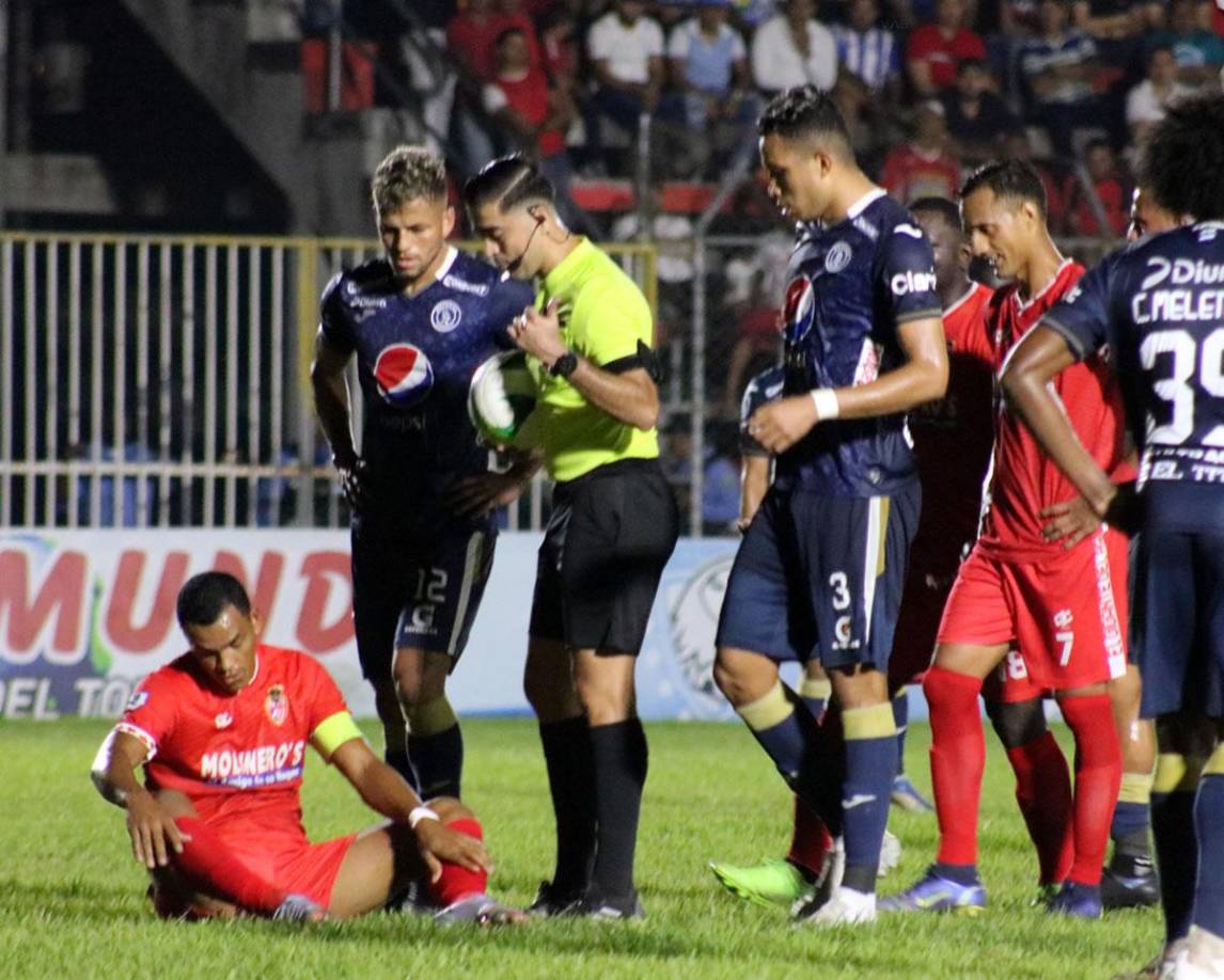 El Motagua fue incapaz de vencer a la Real Sociedad, que jugó con 10 hombres todo el segundo tiempo en el estadio Francisco Martínez Durón de Tocoa.
