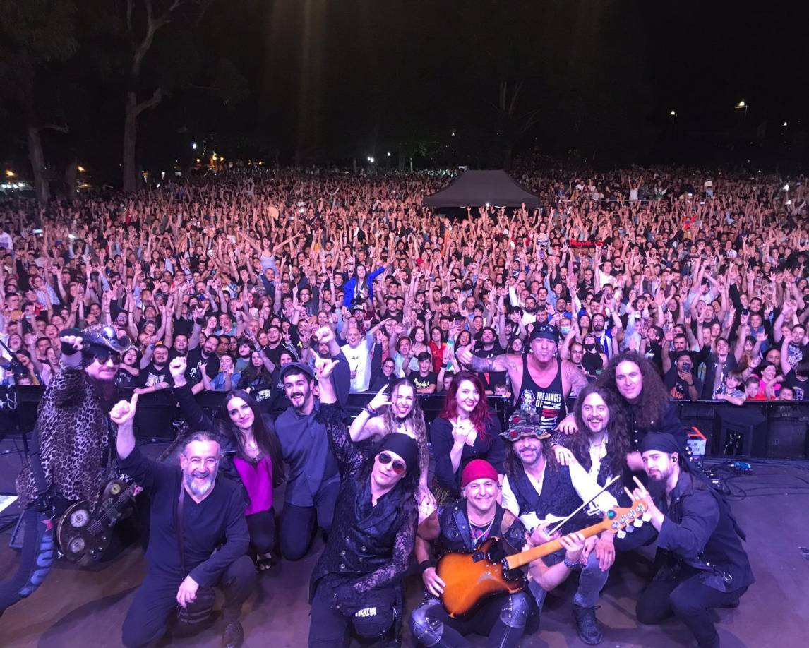 “Toda esa música es como la comida rápida es como los Mc’Donalds de los músicos. Son canciones muy repetitivas, muy facilonas, nadie canta bien ahí. Tampoco hace falta cantar porque todos los efectos estos que les meten”, puntualizó Txus di Fellatio.