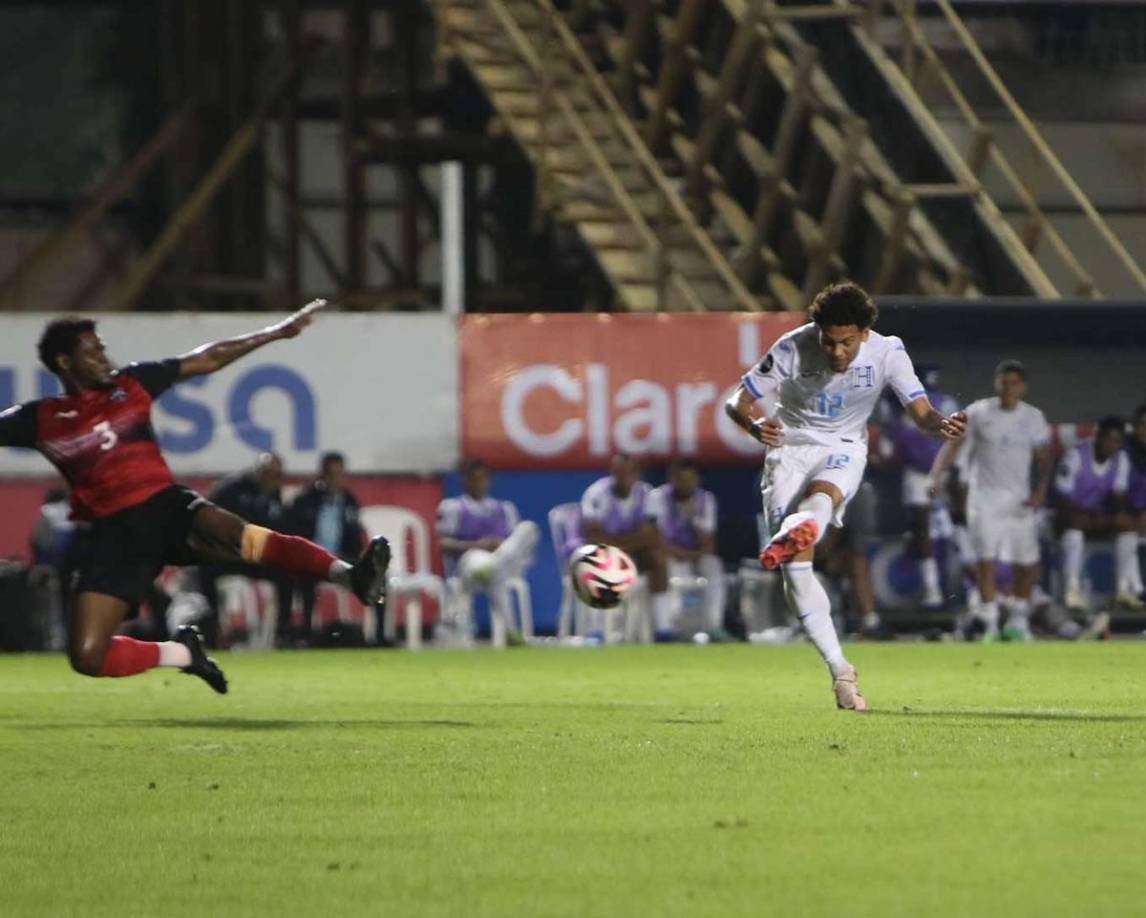 El mediocampista del Inter Miami se quitó la marca del defensor y sacudió las redes con este zurdazo.