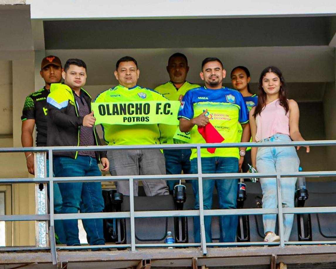 Samuel García, presidente del Olancho FC, estuvo en el palco del estadio Nacional Chelato Uclés.