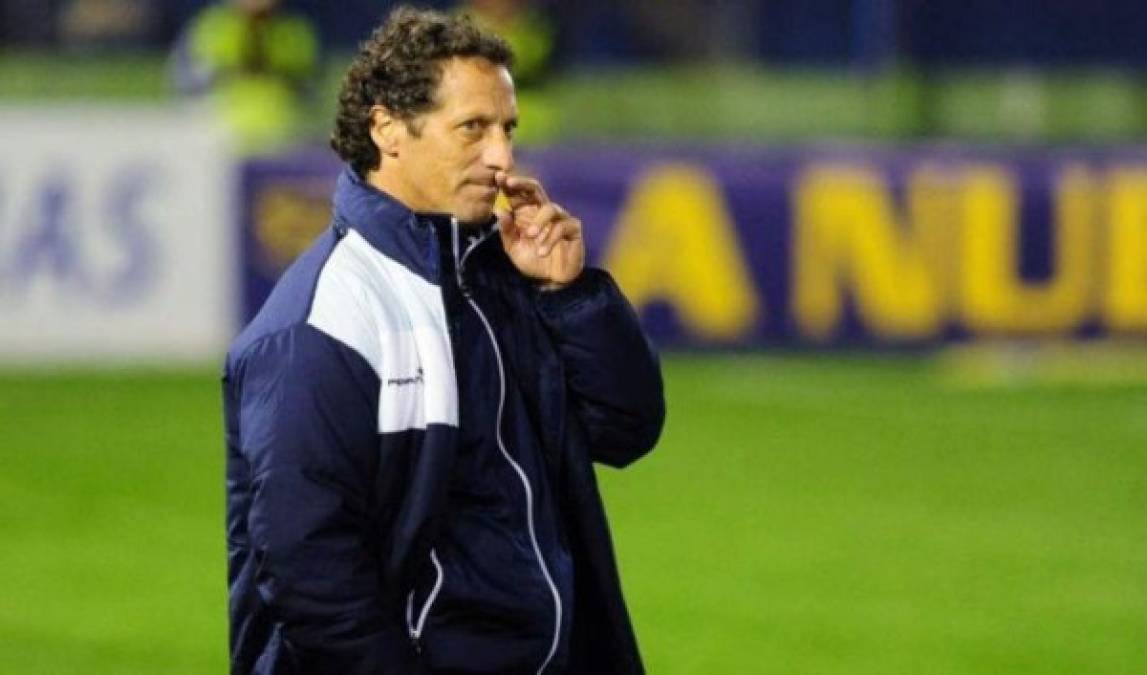 El argentino Pedro Troglio se convirtió en el nuevo entrenador del Olimpia para los próximos dos torneos y la noticia ha causado revuelo, además de ilusionar al olimpismo por la gran experiencia del estratega. Te dejamos las curiosas del DT, reveló que murió por unos segundos.