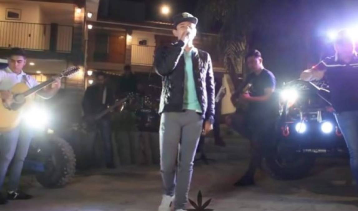 Acribillan a cantante de narcocorridos en un cementerio tras dedicar tema a 'El Mencho'