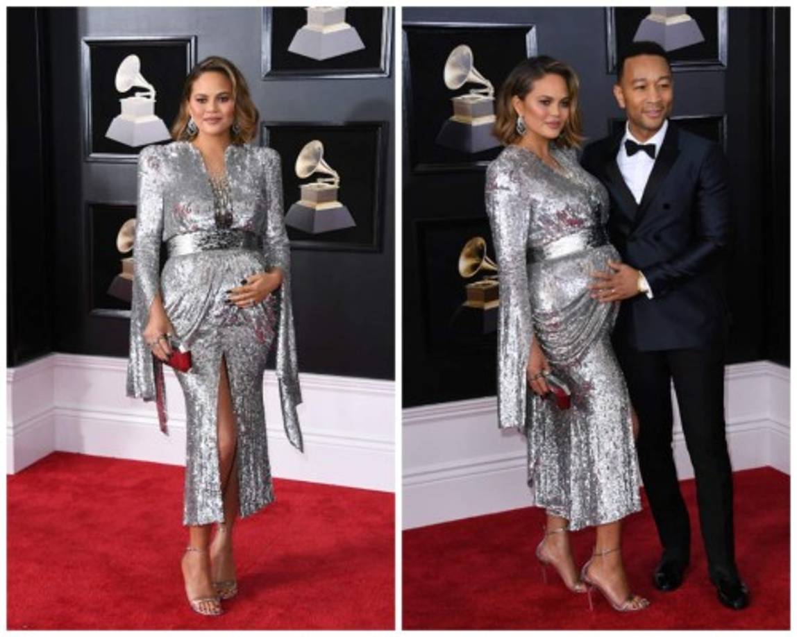 Chrissy Teigen definitivamente fue uno de los looks más sobresalientes de la noche. La modelo usó un vestido de lentejuelas plateadas de Yanina Couture y tacones a juego. Teigen, quien espera a su segundo hijo, modeló su pancita acompañada de su marido John Legend.<br/><br/>