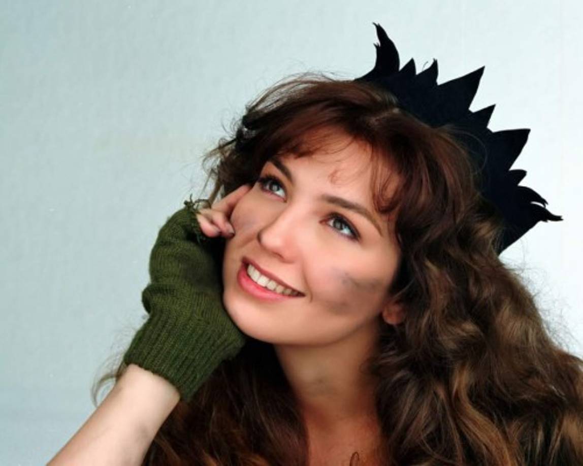 Thalia se consagra como reina de las telenovelas en 1995 al ser la protagonista de 'María la del barrio'. La transmisión original de estas tres producciones fue vista por más de mil millones de personas en el mundo. Lo cual llevó a considerar a la actriz mexicana como un ícono popular a nivel mundial.