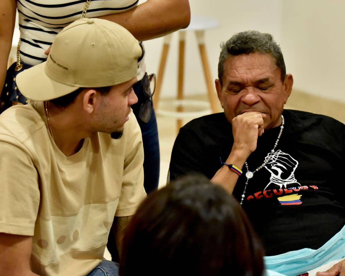 “¡Bienvenido a casa Luchoooo! Así fue el emocionante encuentro de Lucho con su papá Mané Díaz y su familia ¡Te queremos y estamos más unidos que nunca!”, publicó la FCF en la cuenta de X de la selección de Colombia.