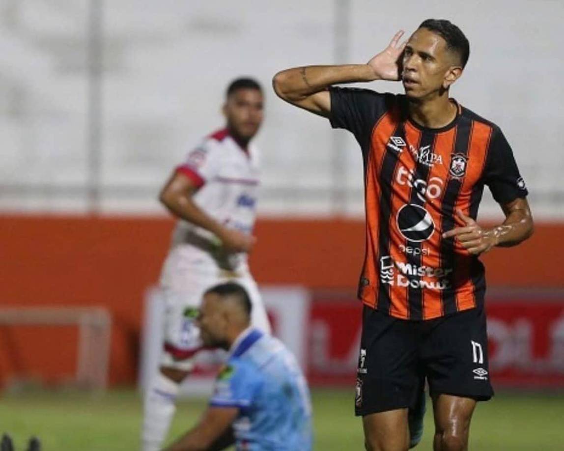 Maciel ha tenido una aceptable temporada con el CD Águila y disputarán el título frente al Alianza. 