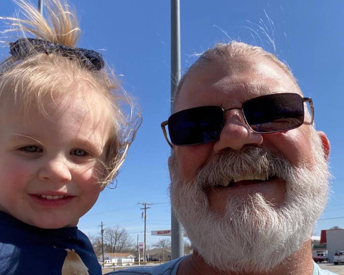 El abuelo de Athena Strand (7) que fue asesinada después de ser secuestrada de su casa dijo que ahora perdona al hombre que confesó el crimen.