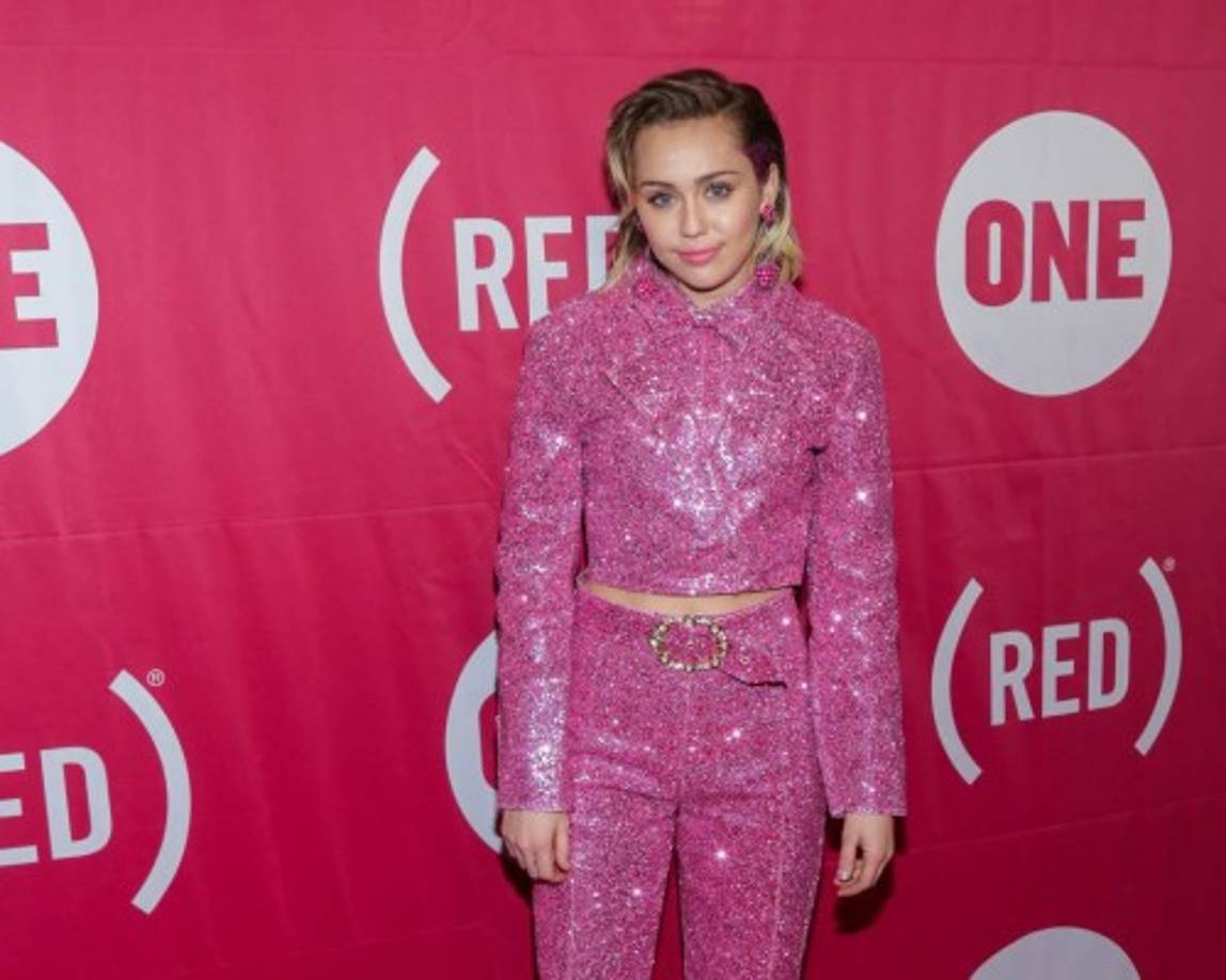 Miley quiere demostrar a Liam que está preparada para sentar cabeza, que simplemente es una chica normal que quiere a su familia y esa es la parte de ella que enamoró a Liam, añade el informante