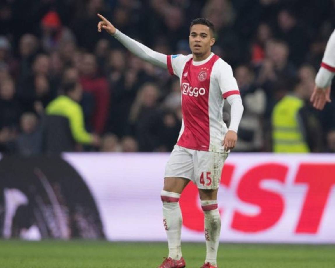 Justin Kluivert, hijo de Patrick Kluivert, dejará el Ajax: 'No renovaré mi contrato en Ajax han , tratando de venderme al Tottenham sin que yo lo sepa. Eso no dice nada sobre Ajax, sino sobre la gente en el club. Ellos hacen lo que quieren. Mi plan era quedarme, pero últimamente han pasado muchas cosas. Los fans piensan que solo se trata de dinero, mientras que todos saben que yo lo hice bien. No estaba esperando dinero en absoluto. El fútbol es importante. Quiero desarrollarme a mí mismo'. Foto Facebook AFC Ajax