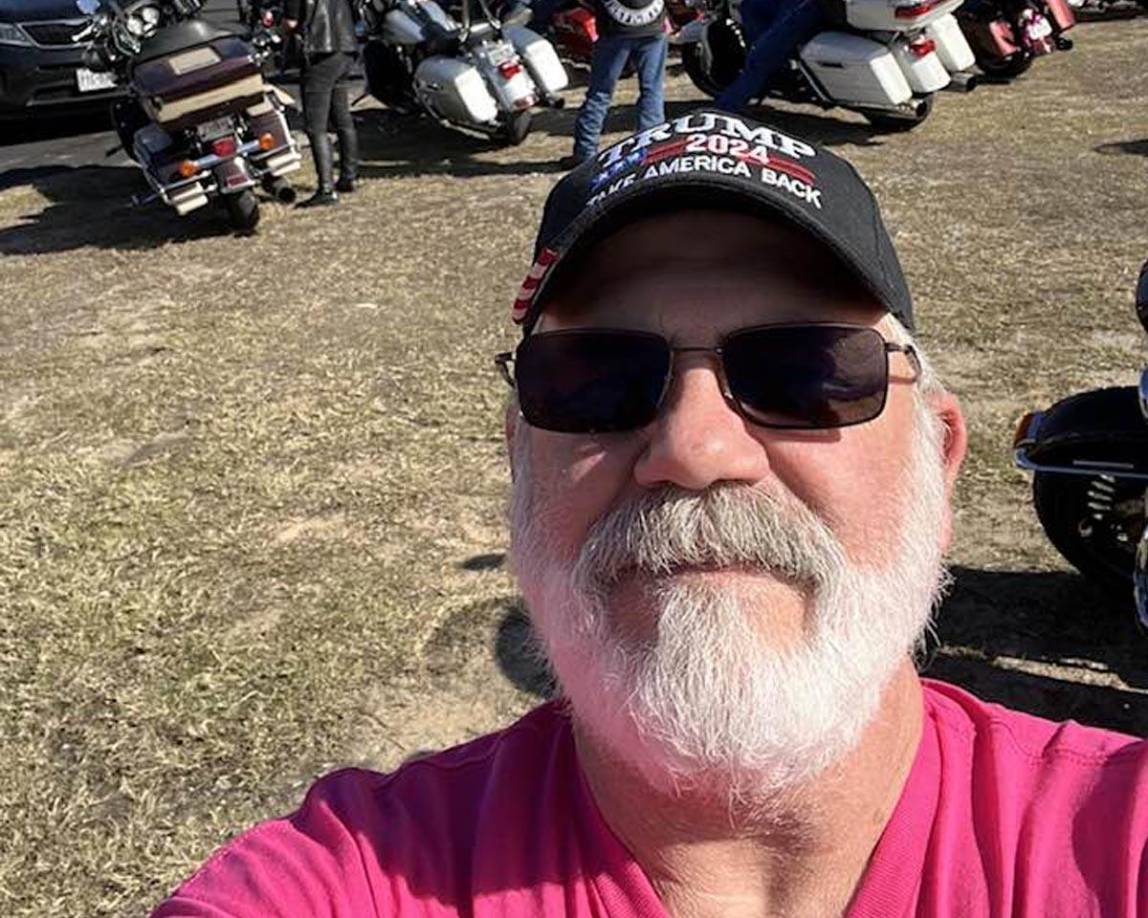 El sospechoso dijo que entró en pánico, intentó romperle el cuello y luego la estranguló después de que ella dijera que se lo iba a contar a su papá.