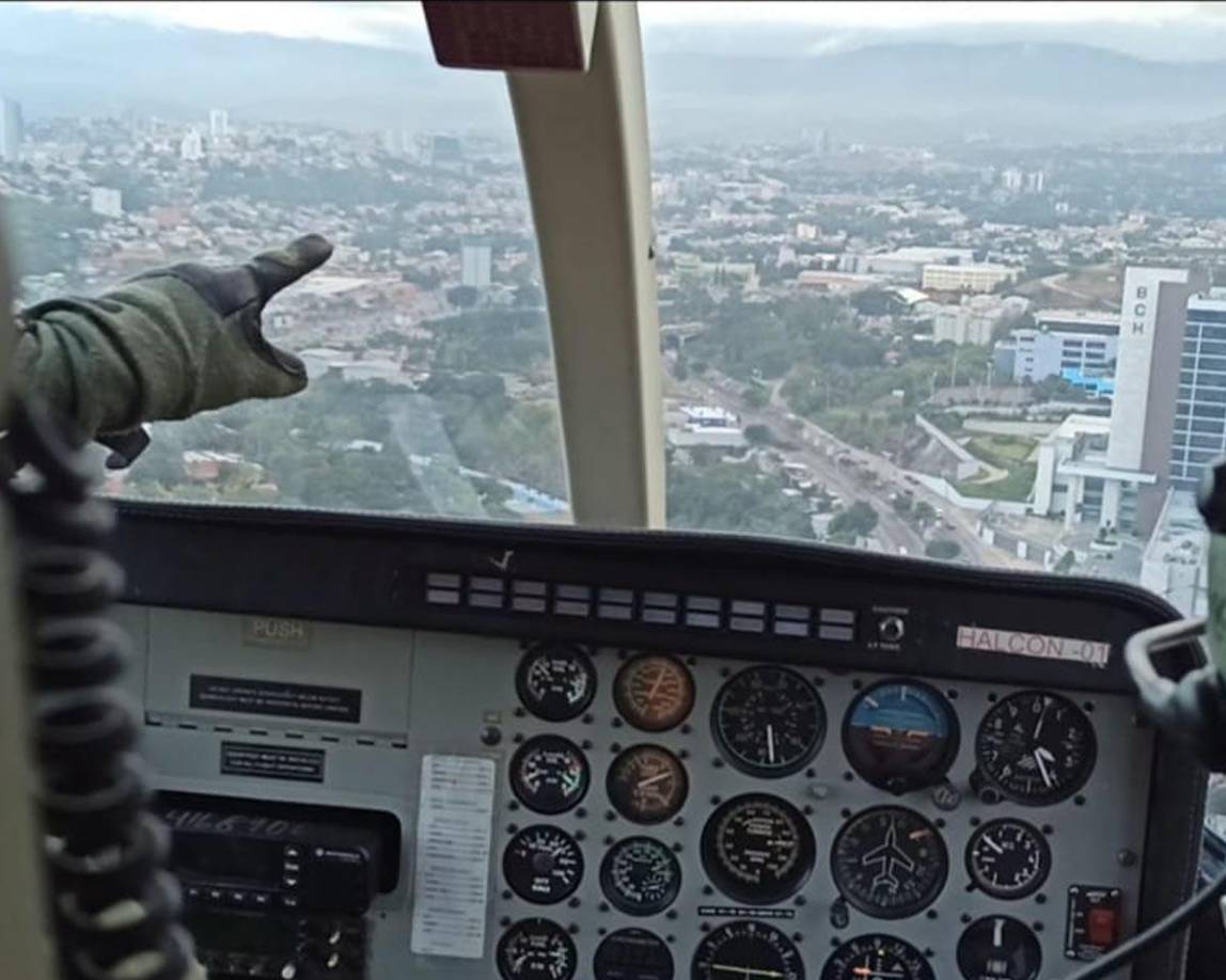 Los agentes antiextorsión buscan a mareros por aire y tierra en Tegucigalpa.