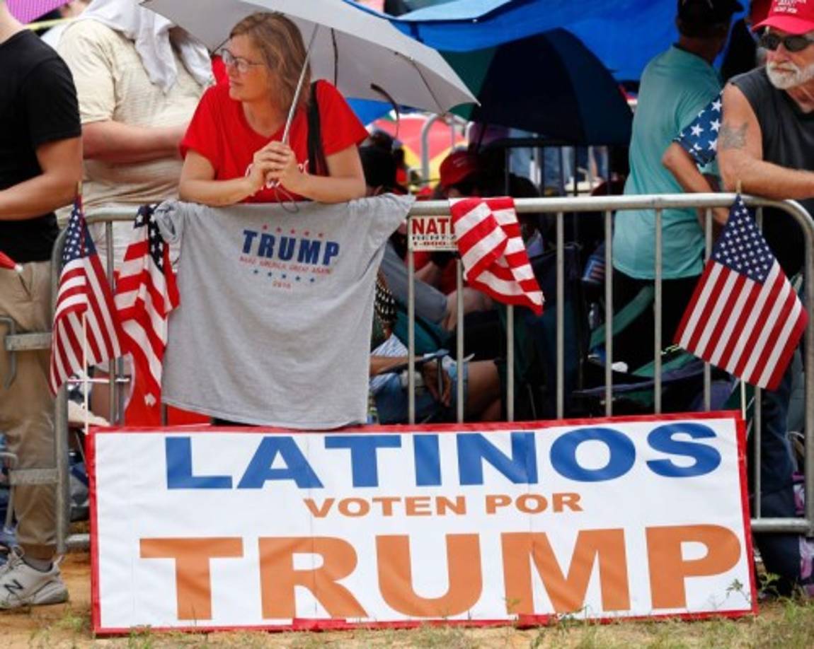 '¡Vean lo que está pasando en Orlando, Florida, ahora mismo! La gente nunca ha visto nada igual (a menos que toques una guitarra). Va a ser salvaje. ¡Los veo luego!', tuiteó el mandatario.