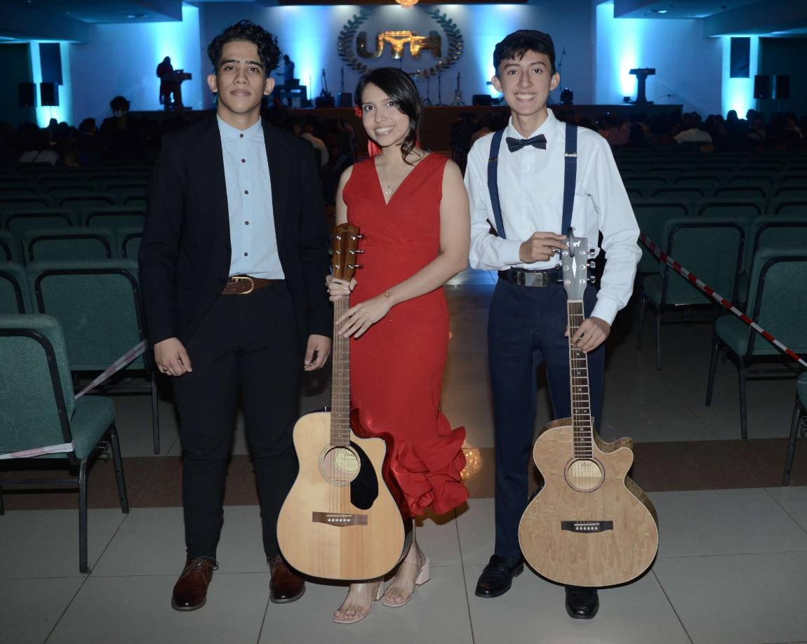 Isaac Benítez, Sharon Ortega y David Ulloa