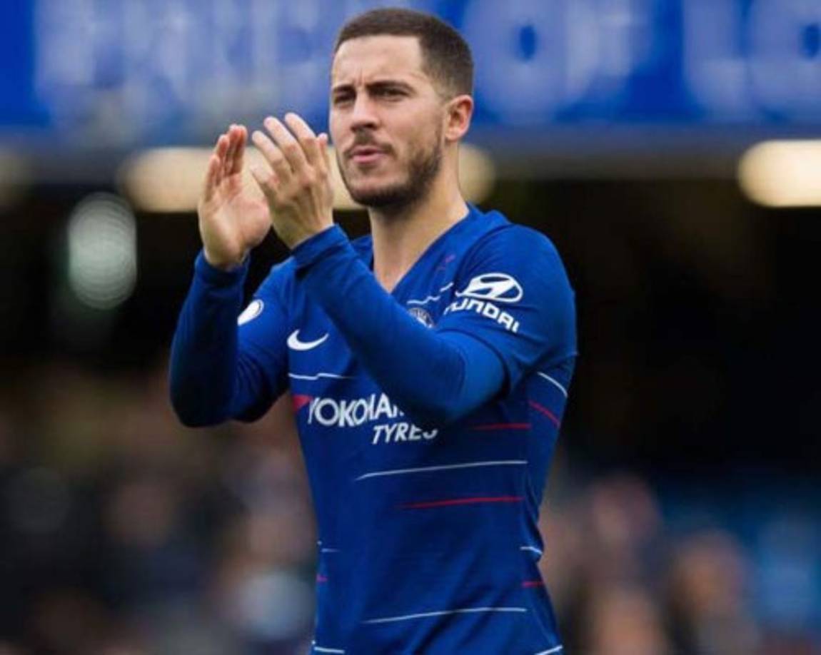 Eden Hazard: En una entrevista en el diario The Guardian, el extremo belga rompió el silencio y habló de su futuro tras rumores que lo colocan en el Real Madrid. 'No sé, es difícil de contestar si renovaría con el Chelsea un año más. Mis hermanos ya han cambiado de club, sólo falto yo', dijo.