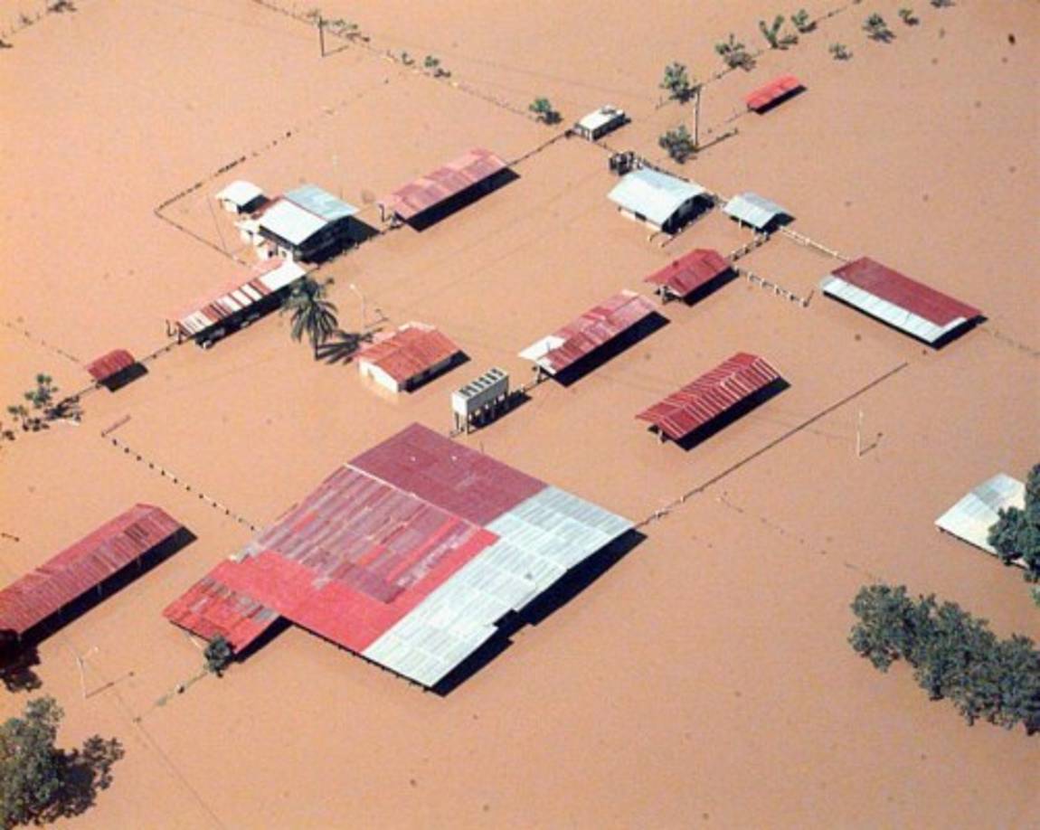 La lluvia acumulada en los ríos provocó inundaciones extensivas a lo largo del país.