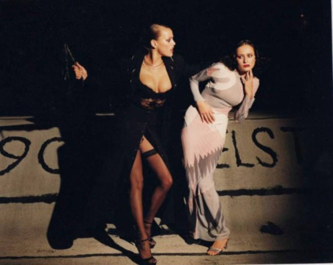 Cuando cumplió la mayoría de edad fue elegida por la firma de ropa Vezenine Bled, una de las industrias textiles más importantes de Yugoslavia antes de la guerra, para ser su imagen. Cuatro años más tarde, con 22, quedó segunda en el certamen Face of the year organizado por la revista eslovena Jana.