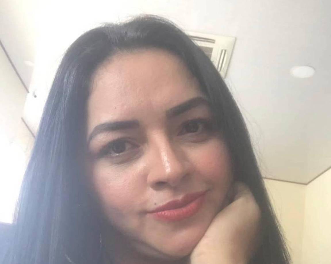 Los familiares revelaron que el celoso hombre, tras cometer el crimen, llamó a una hermana de Mariana, contarles lo que había hecho, luego, colgó la llamada y se quitó la vida de un certero disparo. 