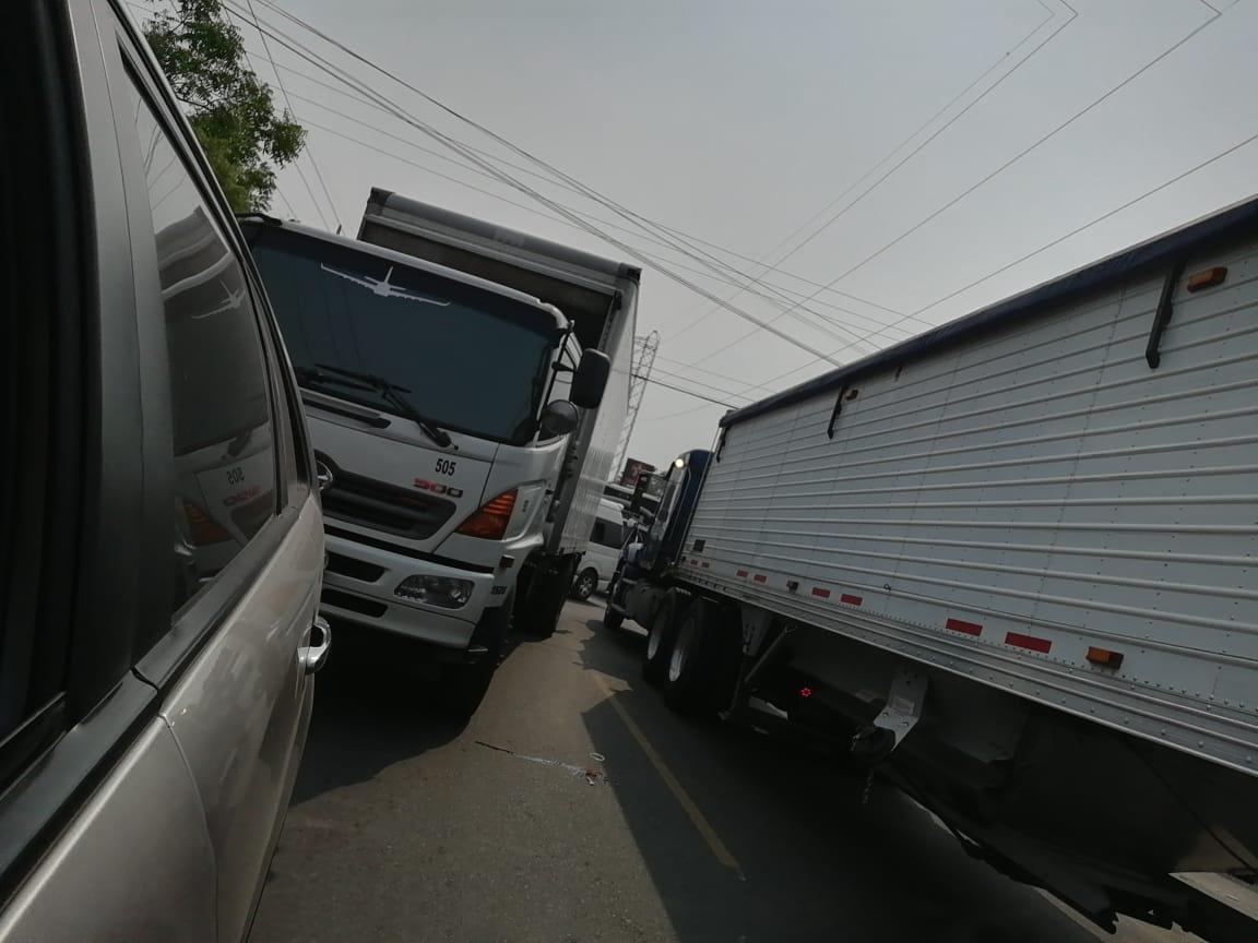 Caos en carretera de occidente por protestas en Naco, Cortés