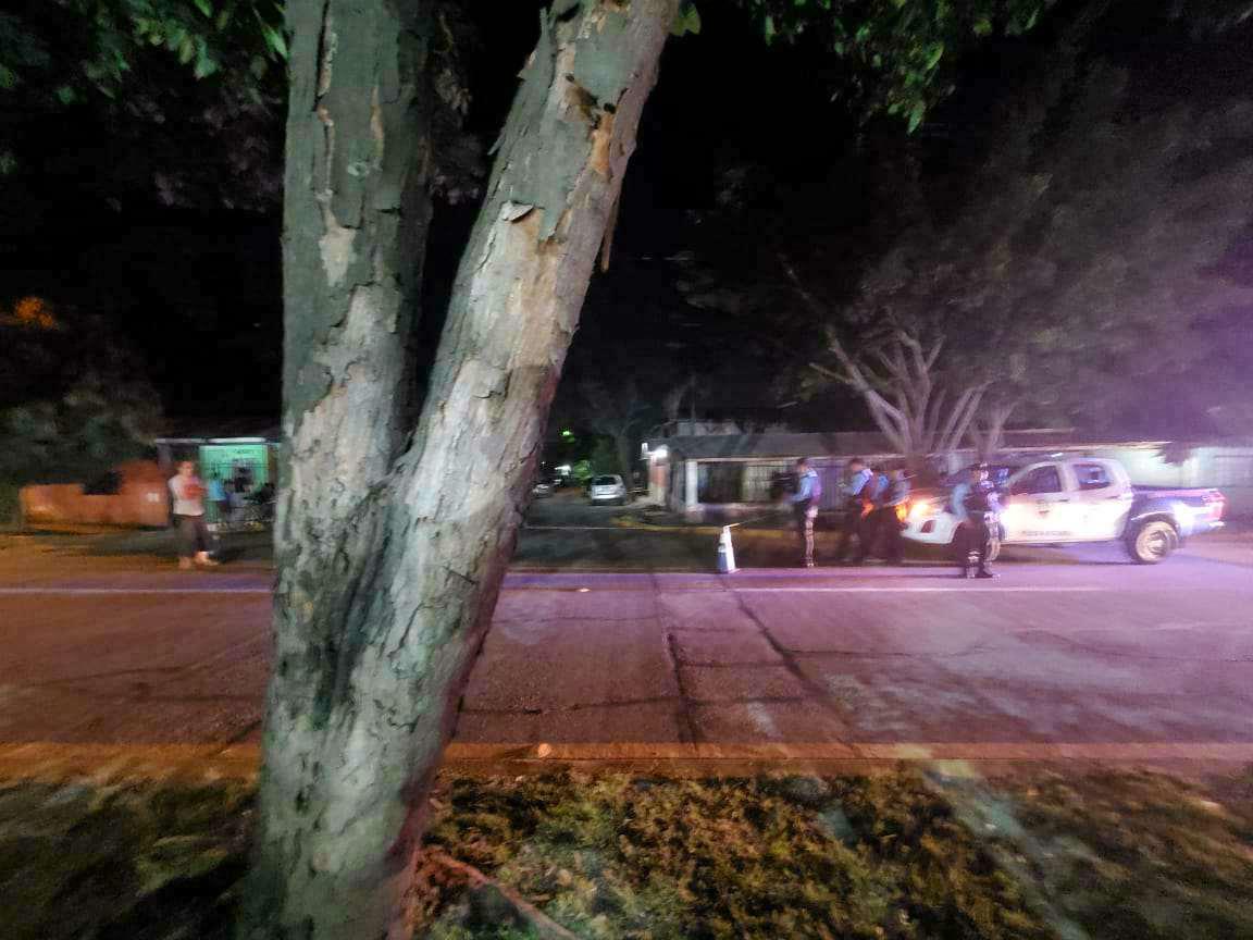 La policía no ha identificado a los responsables del crimen.