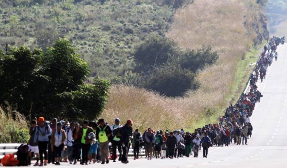 Ante la masiva llegada de indocumentados centroamericanos a la frontera sur de EEUU, el presidente Donald Trump anunció este miércoles que enviará más tropas a la línea limítrofe para evitar el ingreso de las nuevas caravanas.