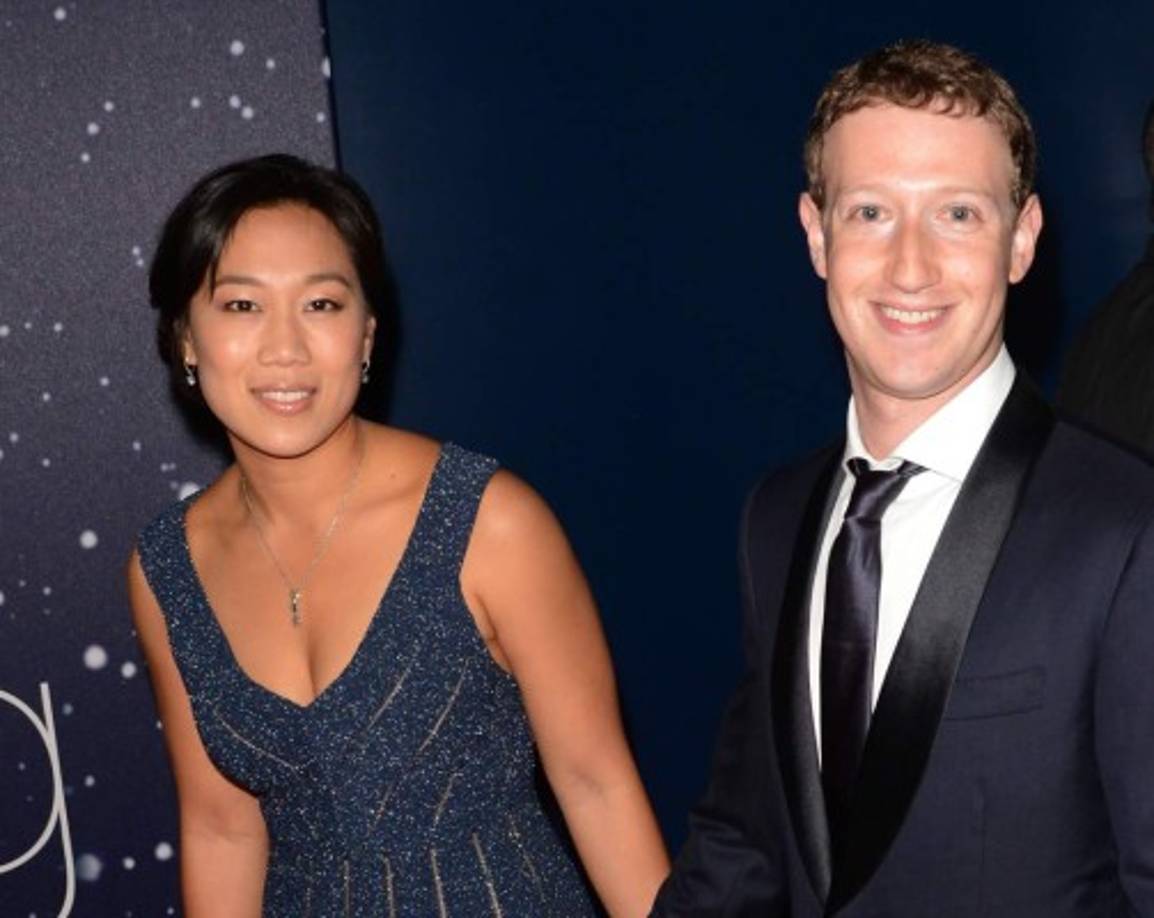 Mark Zuckerberg y su esposa Priscilla Chan anunciaron que estaban esperando su primera hija. El fundador de Facebook reveló que la pareja había sufrido de tres abortos involuntarios.