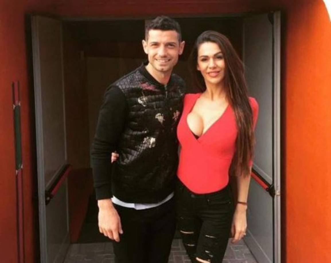 “Eres guapísima, eres albanesa, hablas italiano... recuerda que yo me casaré contigo”, reveló la modelo que le dijo el jugador.