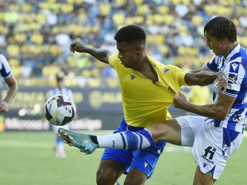 Choco Lozano lo jugó todo en la derrota del Cádiz ante la Real Sociedad.
