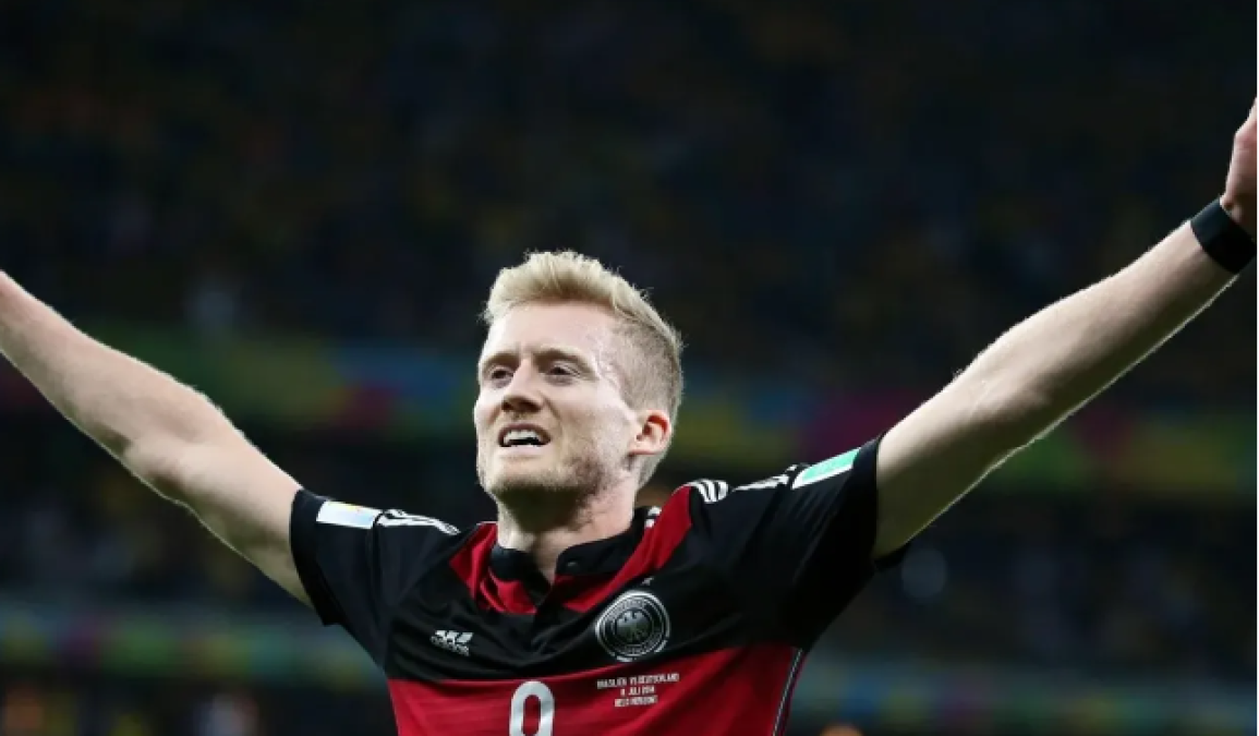 Otro de sus logros en su corta carrera fue ganar la Copa del Mundo con Alemania en Brasil 2014 ante Argentina.