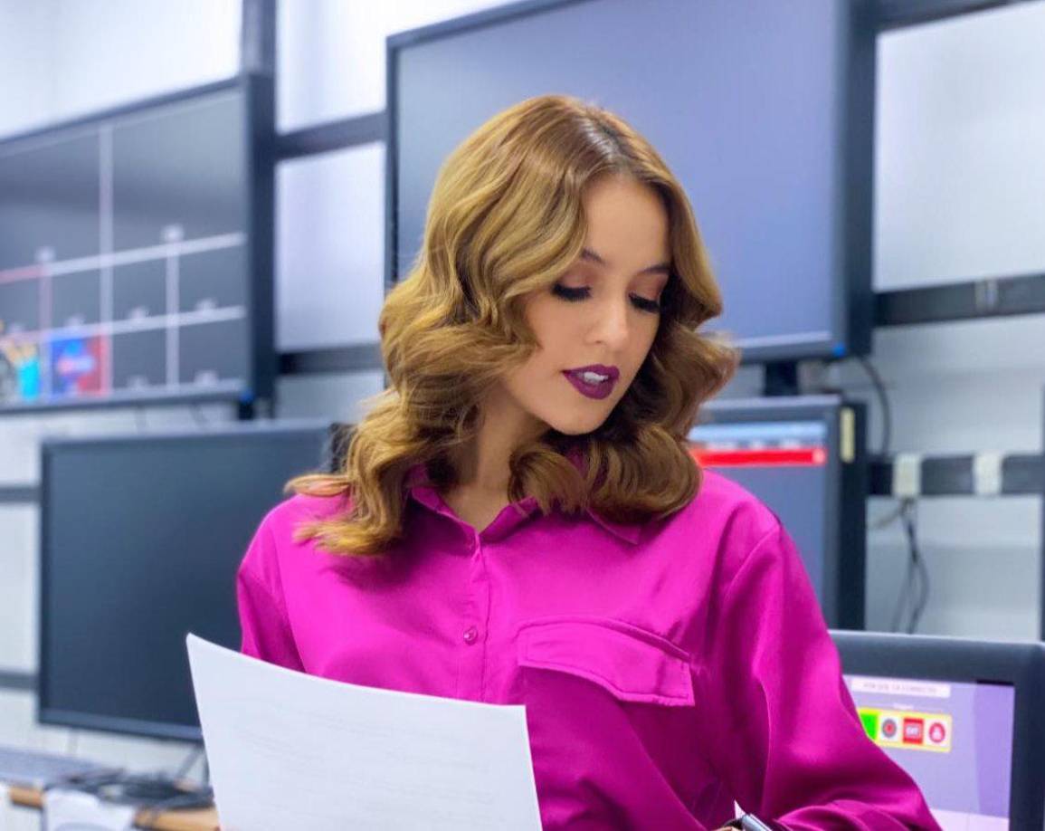 Sinea David dio detalles de su estreno: “Mi debut será este domingo comentando el partido de Honduras en eliminatorias rumbo al mundial 2026”.