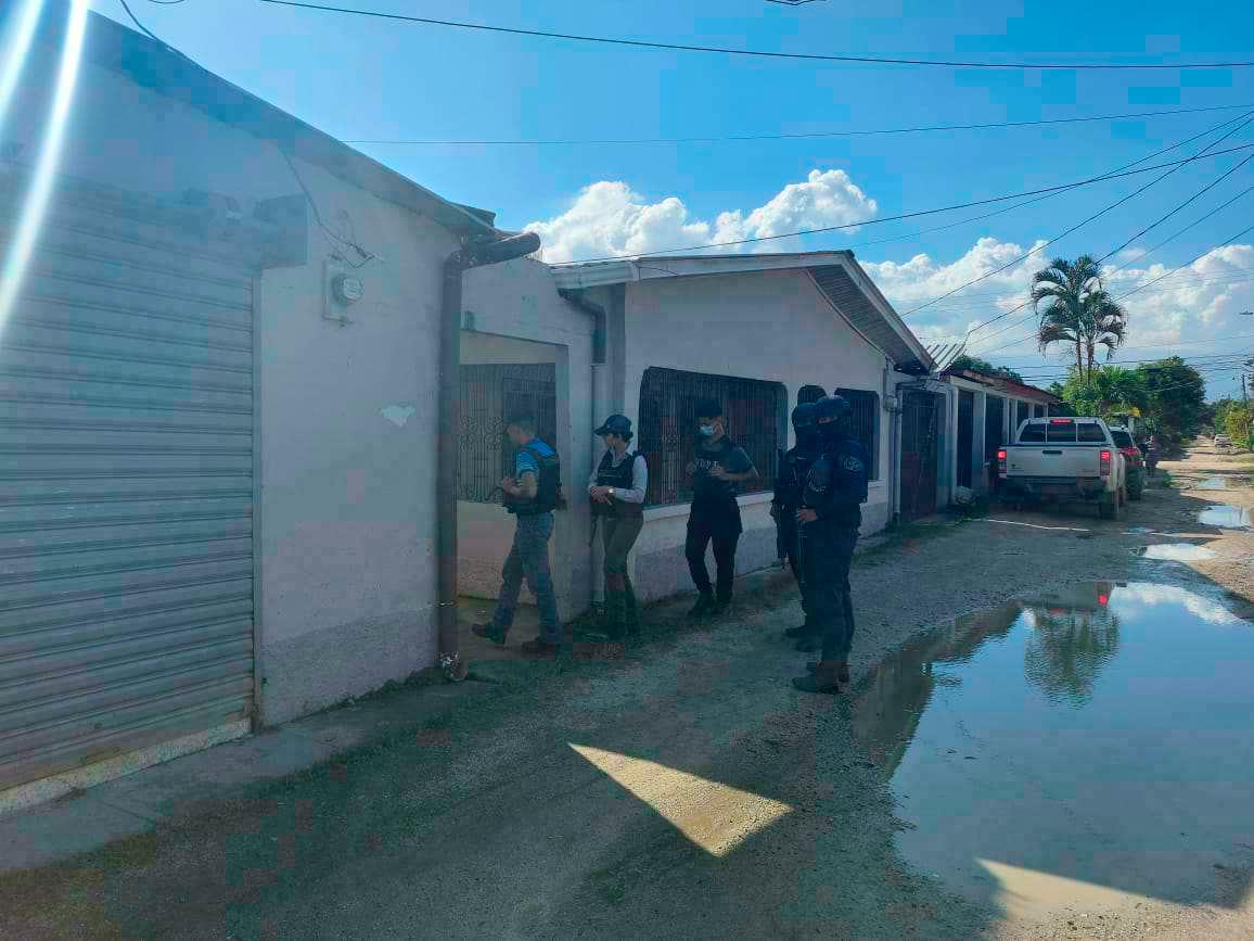Encuentran evidencias en casa de implicado en masacre