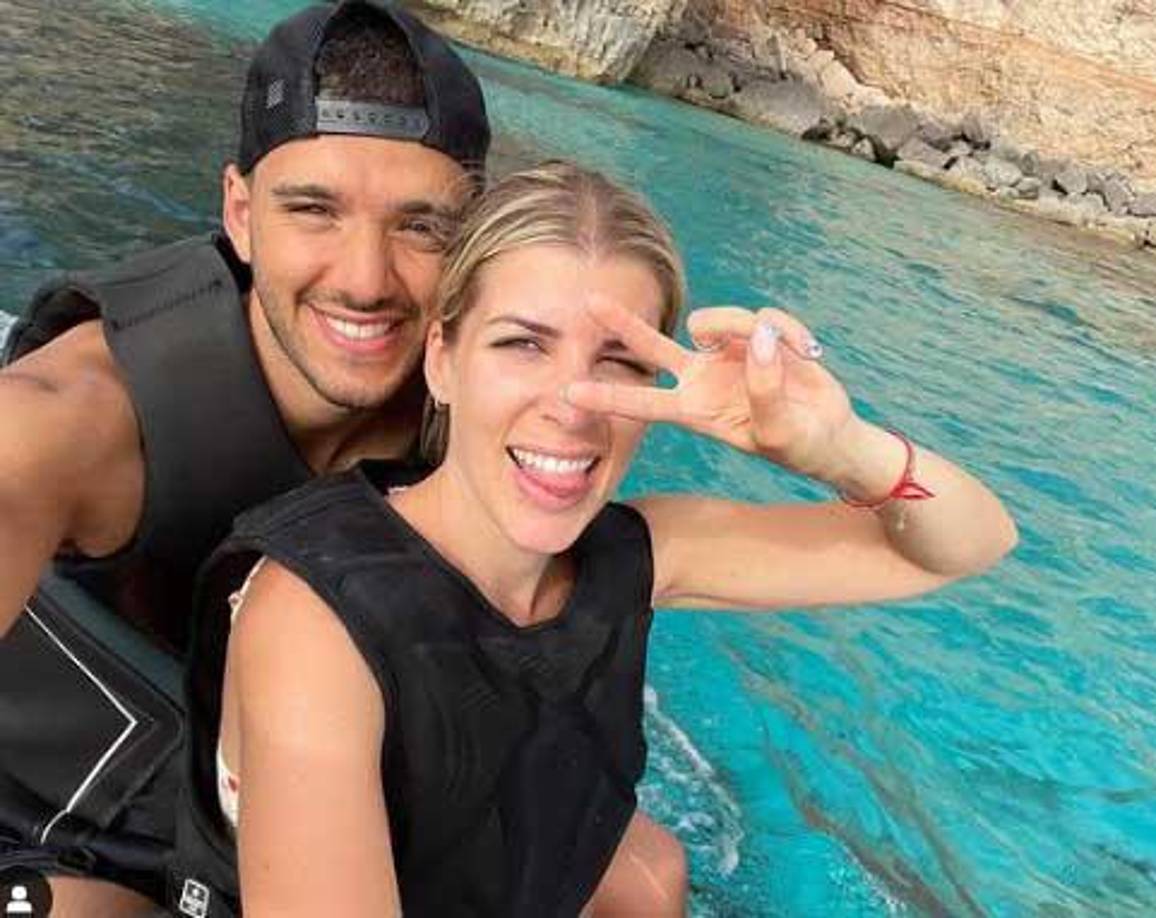 Gerónimo Rulli: El arquero argentino está casado con Rocío Espósito. 