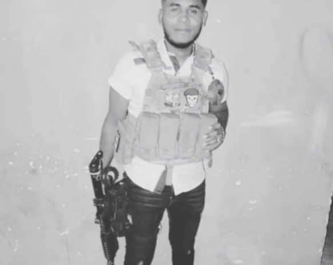 De acuerdo al informe de medios mexicanos, Clinton Alex en Honduras trabajaba como perscador.