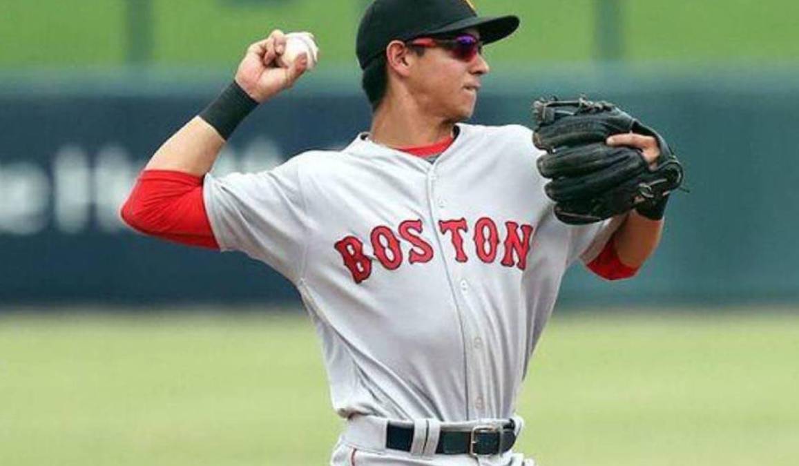Dubón recibió su primera invitación de los Red Sox, con quien participó en un entrenamiento de primavera.